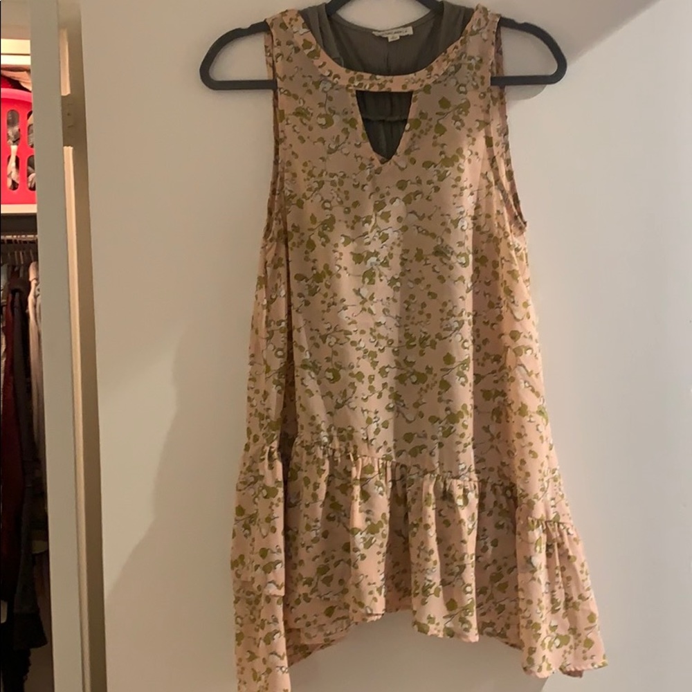 Ruffle tunic with tie back